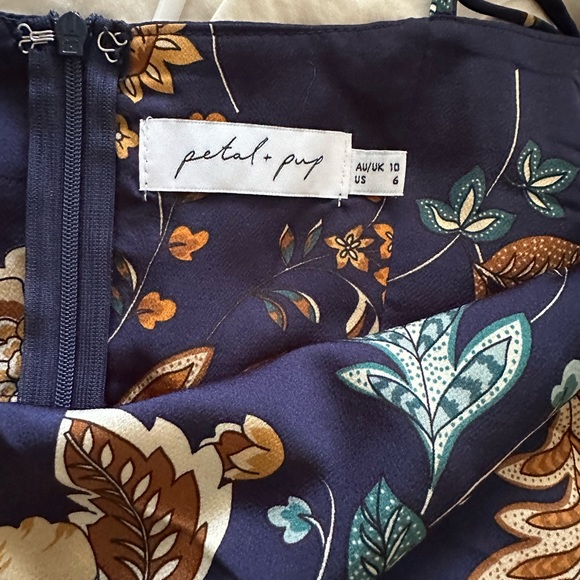 Petal & Pup Navy Blue Silk Floral dress. US size 6 - Picture 4 of 9
